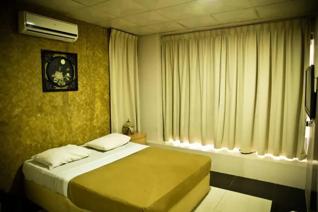 Golden Leaf Hotel Danga Bay - photo 5