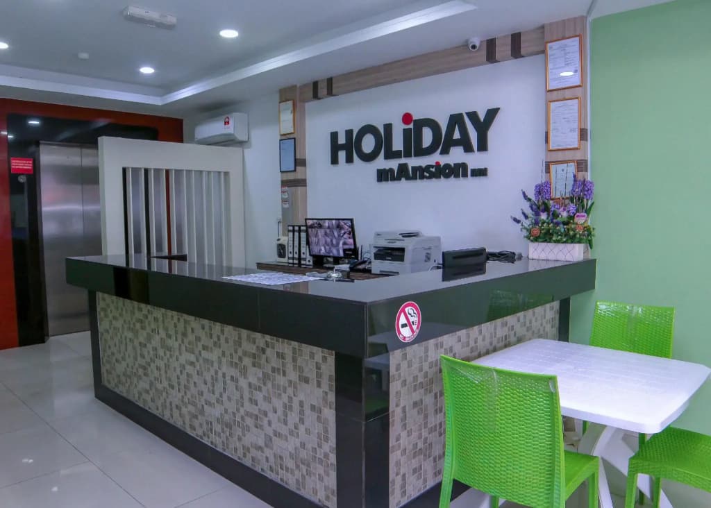 OYO 44054 Holiday Mansion Inn - photo 14