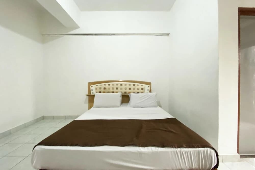 Api Api Guesthouse 533 by Oyo Rooms - photo 3