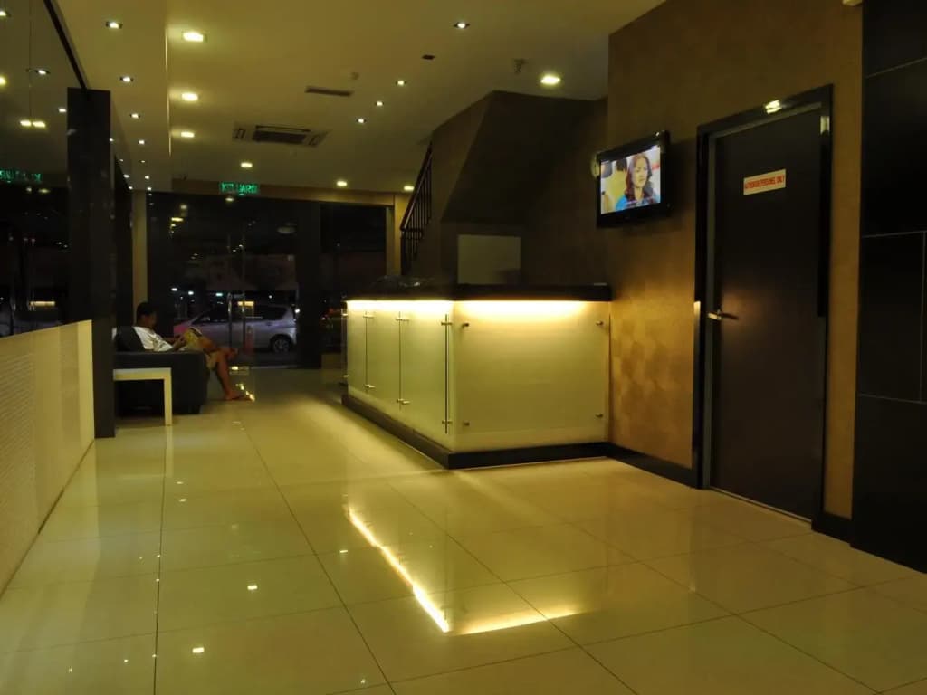 Signature Hotel - photo 13