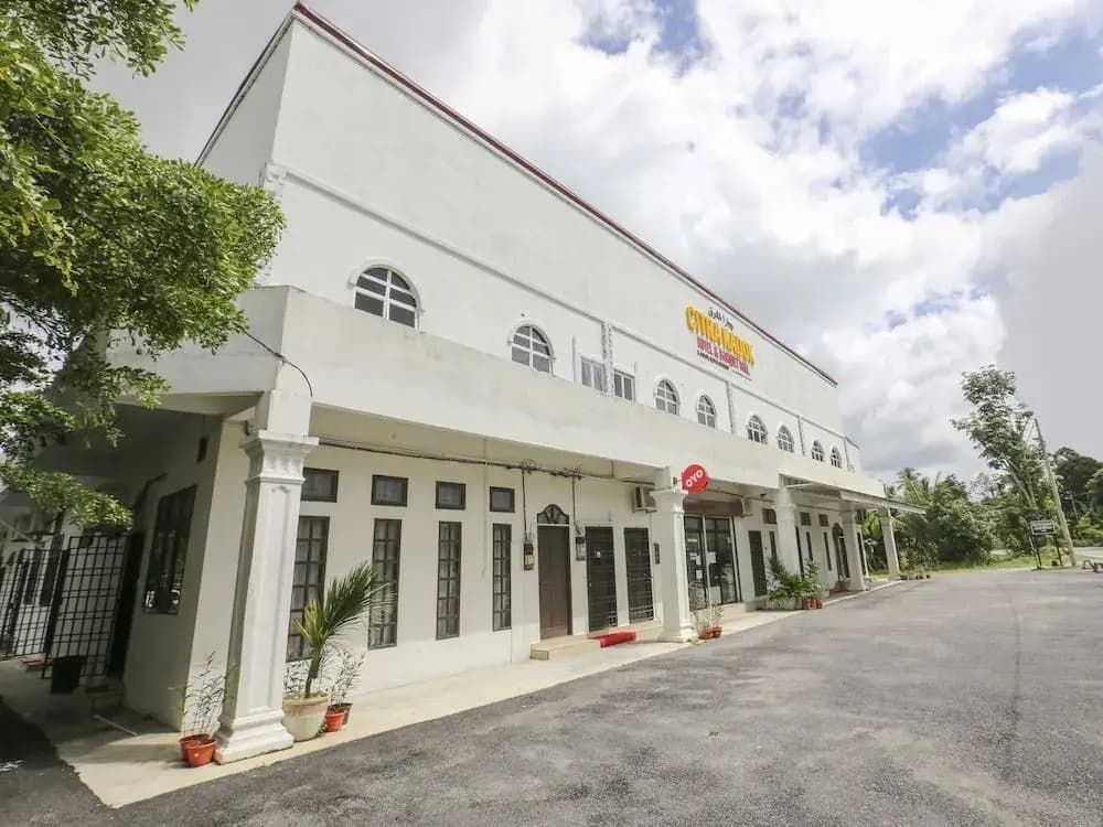 OYO 90115 Citra Kadok Hotel & Banquet Hall - photo 1