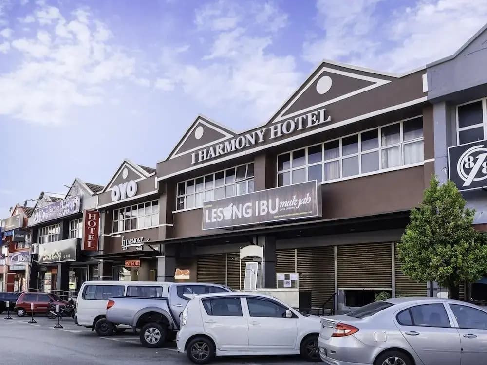 OYO 960 I Harmony Hotel - photo 1