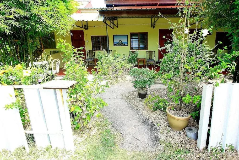 ZEN Rooms Anak Tasik Besar - photo 10