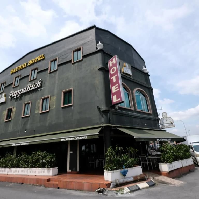 Swing & Pillows @ Ayuni Hotel, Bangi Selangor - photo 1