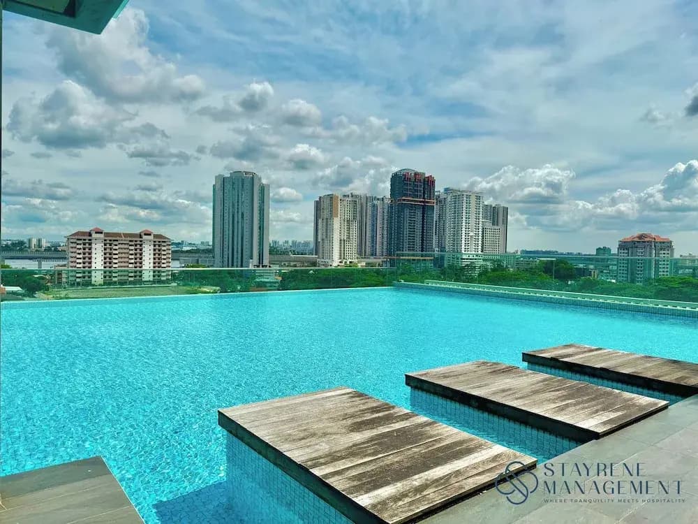 Paragon Suites CIQ By Stayrene - photo 11
