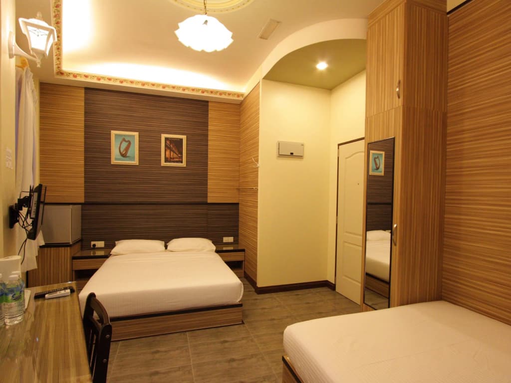Shamrock Guest House II - photo 2