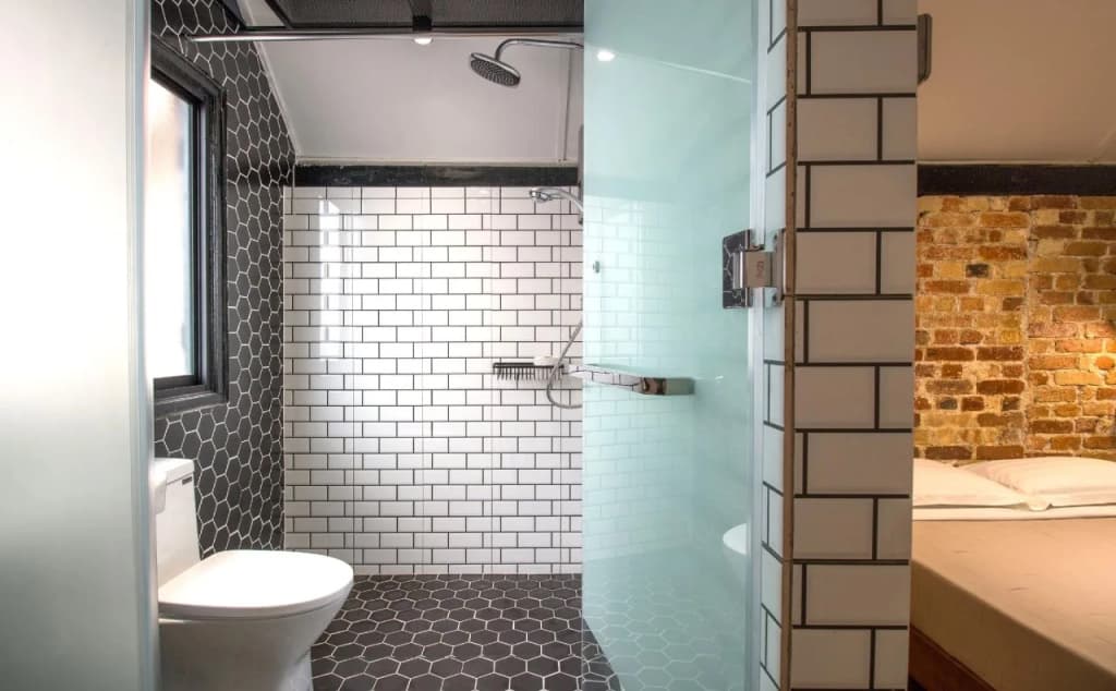 The Brownstone Hostel & Space - photo 9