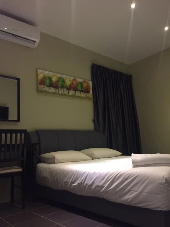 S Avenue Hotel - photo 12