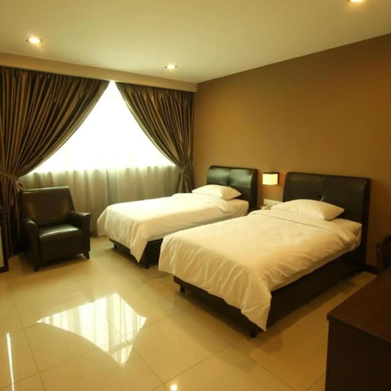 Capital O Rail Hotel - photo 4