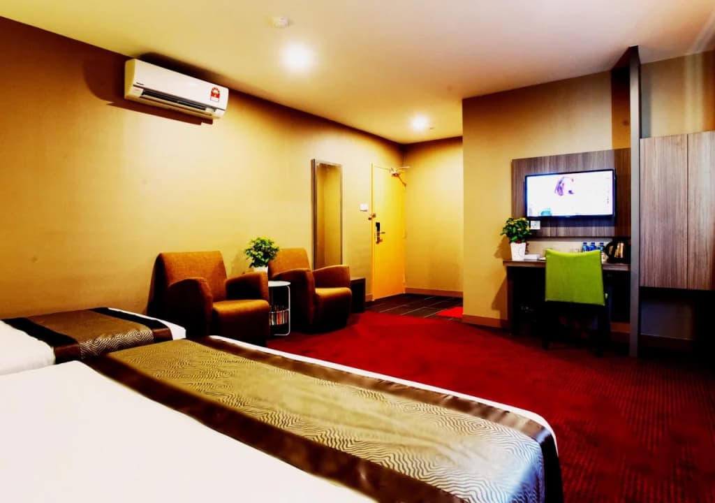 LS Hotel - photo 2