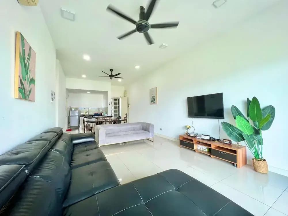 Capital O 90987 The Loft Residences Homestay @ Imago Shopping Mall 2 - photo 1