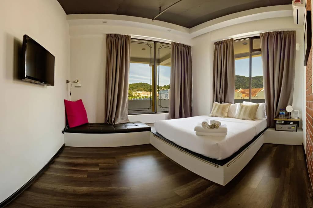 Roomies Suites - photo 3