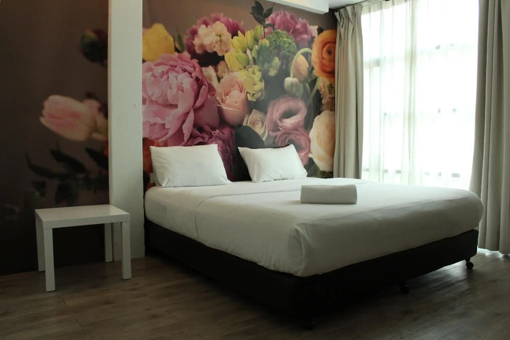 V Garden Hotel - photo 2