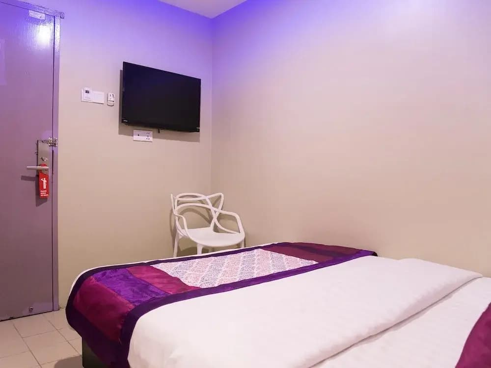 Hotel Q Inn by OYO - photo 2