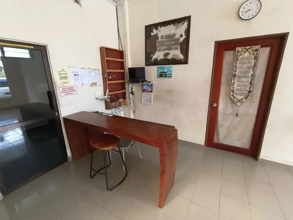 OYO 90868 Oba Hotel - photo 2