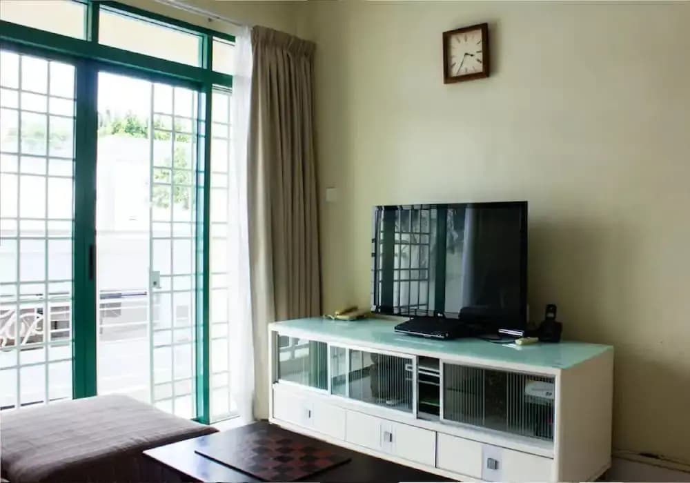 Luxurious Condo Near Gurney - photo 2