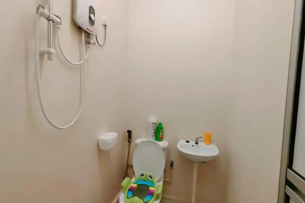 Kulai Dream Homestay 4room 16pax @near Kulai Aeon, JPO, Senai Airport, Legoland - photo 8