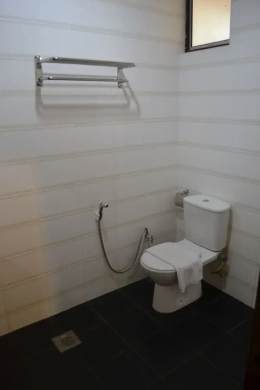 Mutiara Penthouse Hotel - photo 8