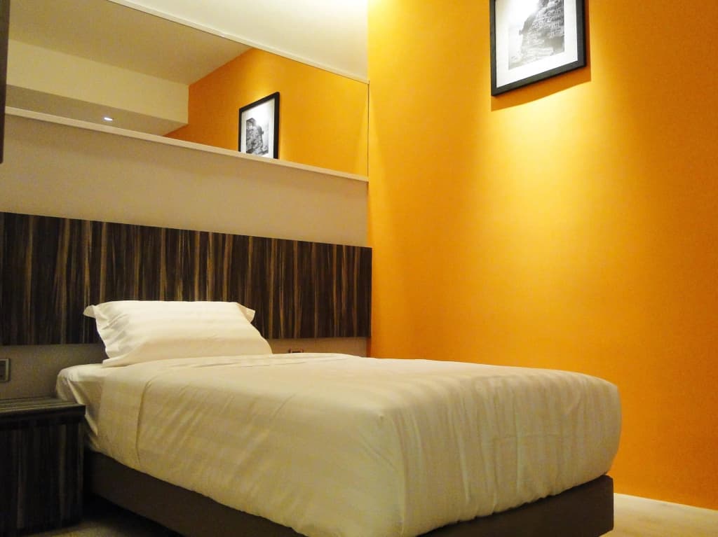 Orange Premier Hotel Taman Segar - photo 5