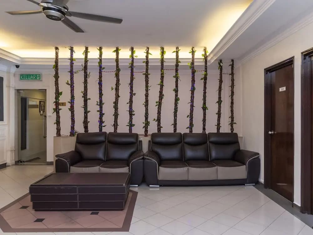 Golden Horse Hotel by OYO Rooms - photo 9