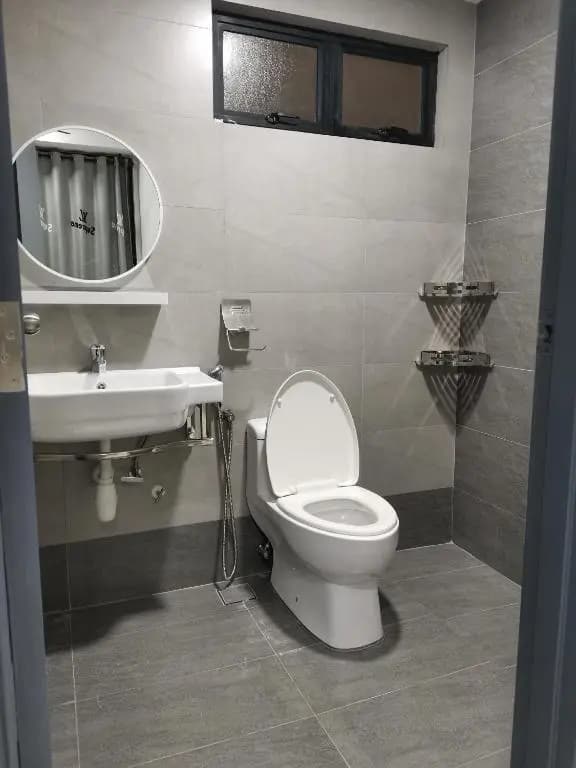 Duplex Apartment Lakeview - Free Netflix & WiFi - photo 5