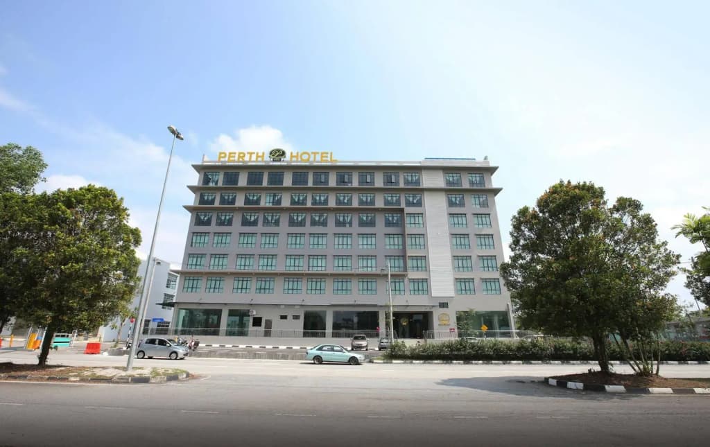 SEM9 Senai ''Formerly Known as Perth Hotel" - photo 1