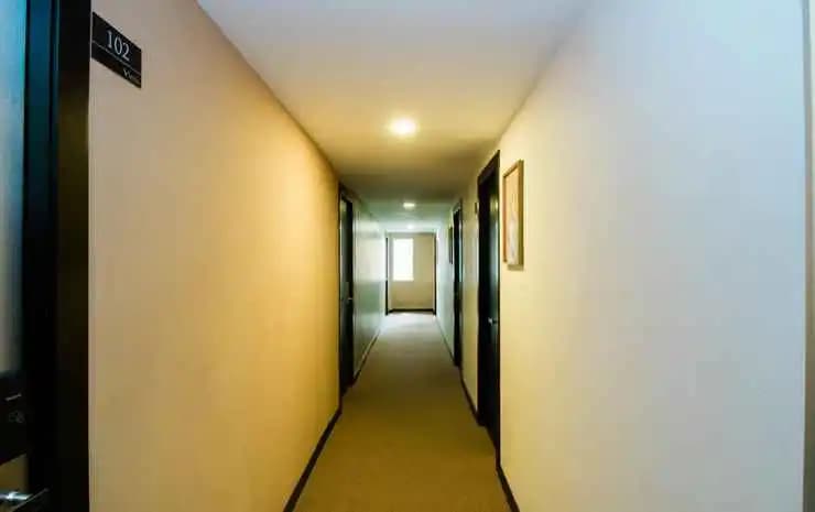 V motel - photo 2