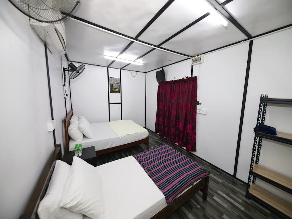 OYO 90960 Rajawali D'cabin Chalet Room - photo 21