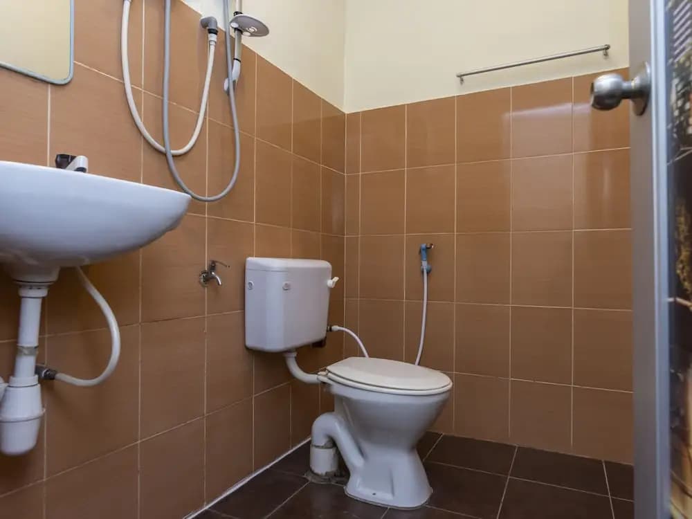 OYO 960 I Harmony Hotel - photo 10