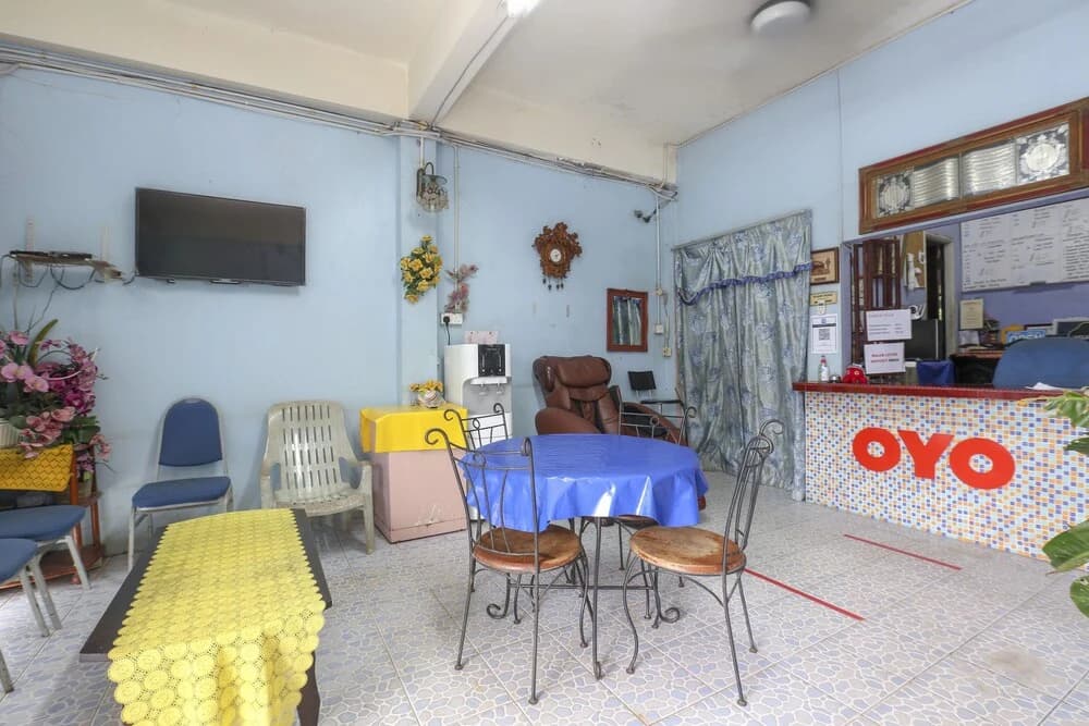Damika Hotel by OYO Rooms - photo 3