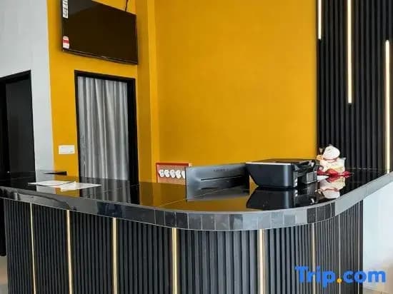 Sunshine Hotel - photo 1