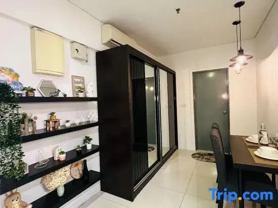 Mercu summer suites klcc luxury couple 1 bed room apartment with wifi netflix by Top R - photo 1