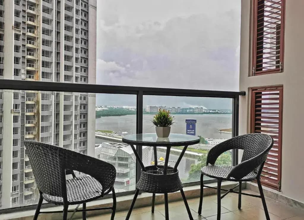 Yussy 4Bedroom Condo at R&F Princess Cove - photo 14