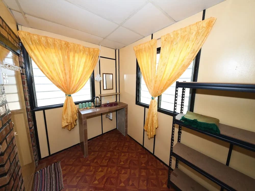 OYO 90960 Rajawali D'cabin Chalet Room - photo 20