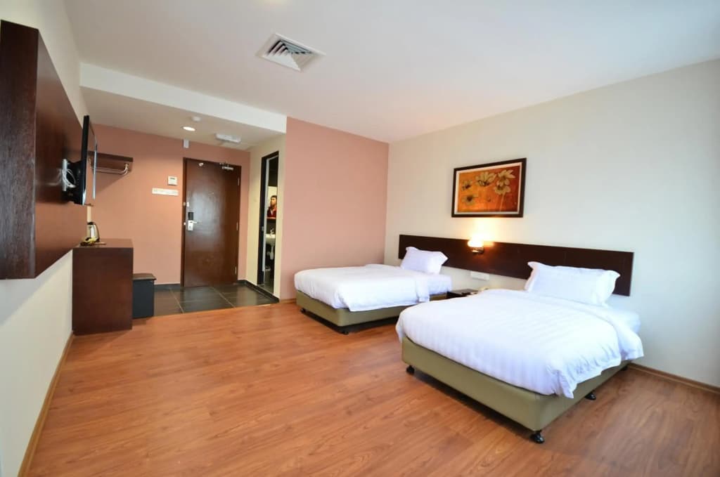 906 Riverside Hotel - photo 4