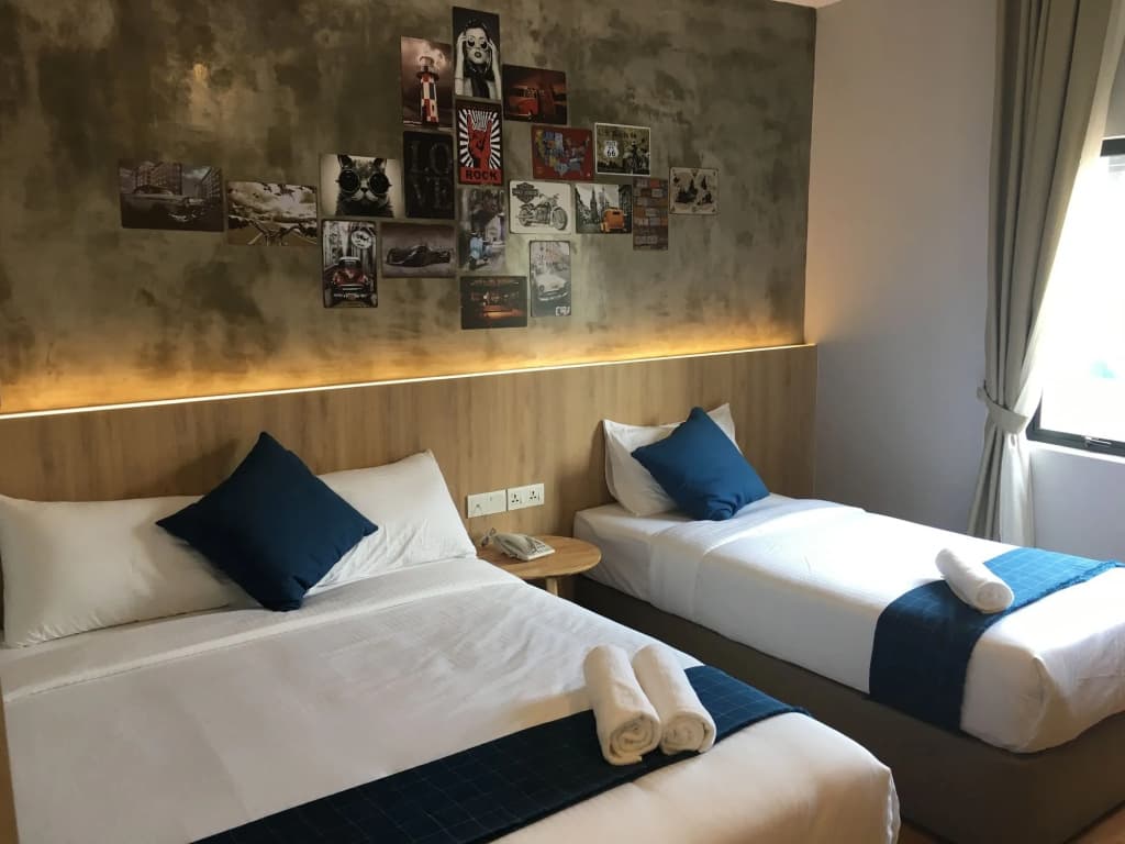 CIQ HOTEL at Jalan Trus - photo 2