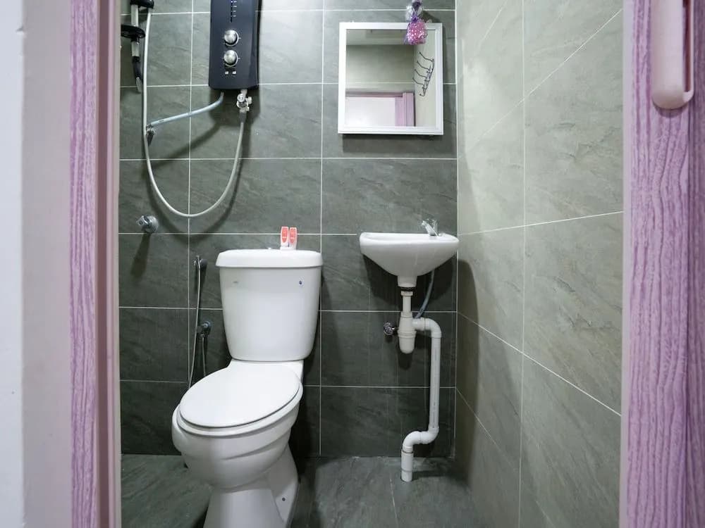 OYO 44093 VRM Hotel - photo 8