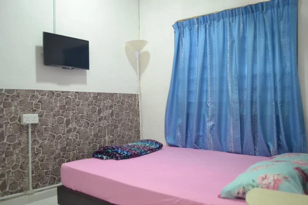 SPOT ON 89821 Batu Maung Sempoi Inn And Cafe - photo 4