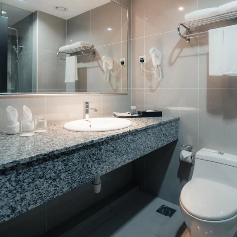Avenue Garden Hotel - photo 9