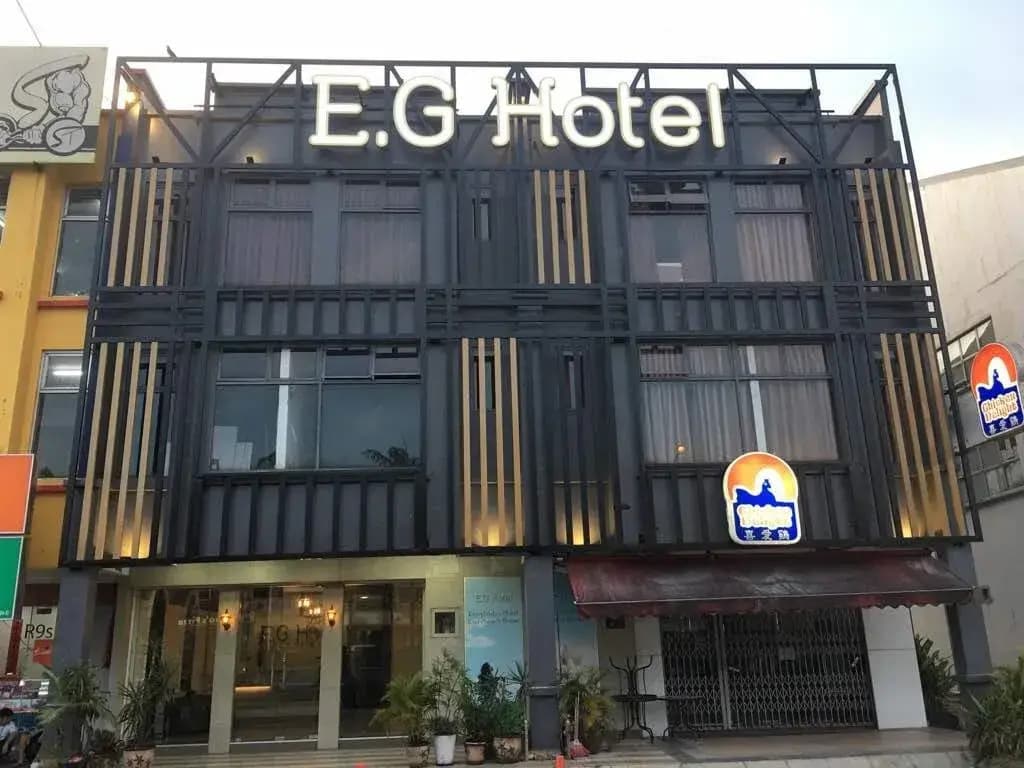Fully House Hotel - photo 1