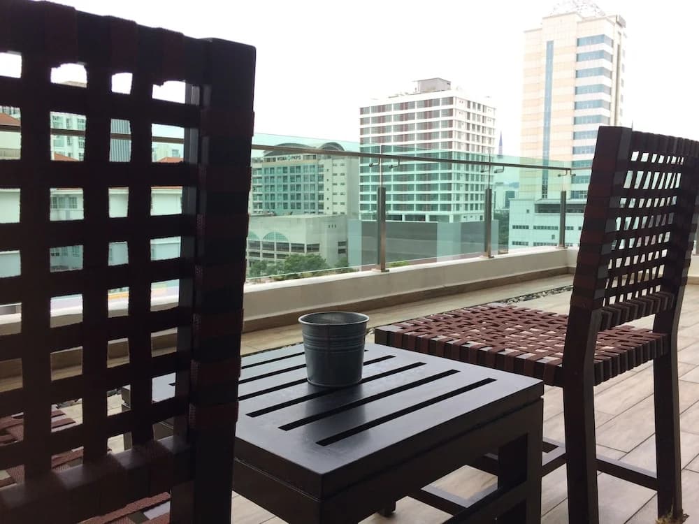 Lawang Suite Apartment With Balcony - photo 18