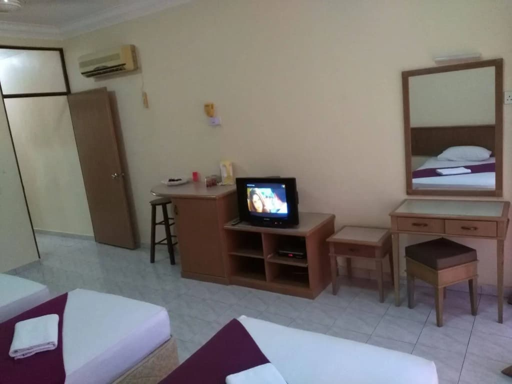 Teluk Batik Holiday Apartment - photo 4