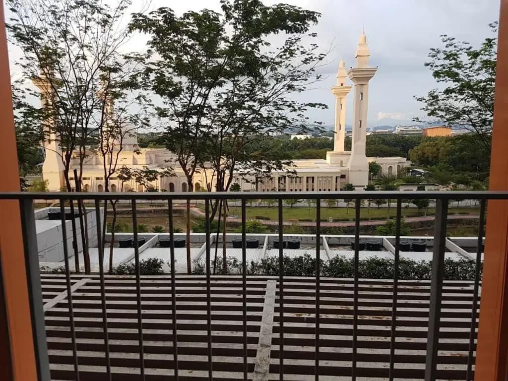 Private studio at Bukit Jelutong - photo 3
