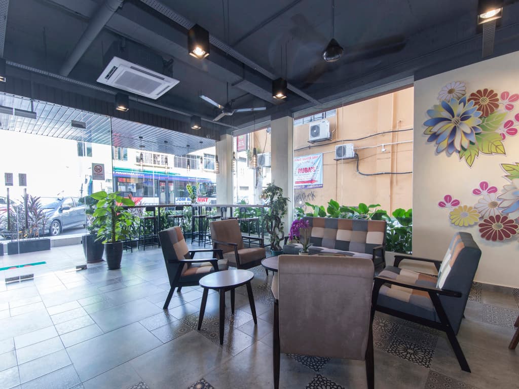OYO 417 Raintree Boutique Hotel - photo 17