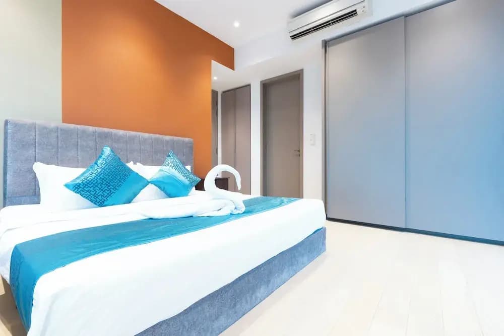 Moonway Luxury Suites At Eaton Residence - photo 6