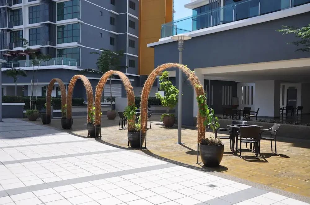 Lawang Suite 2 Bedroom Corner Apartment - photo 21
