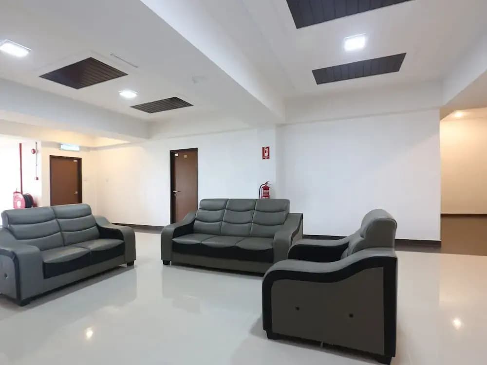 OYO 89888 Dz Residence Guest House - photo 13