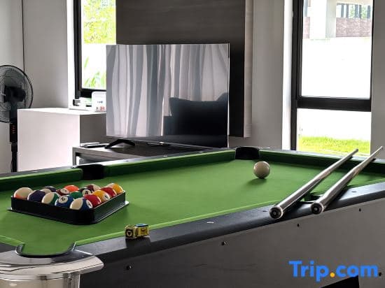 Dato Onn Landed Home 4BR 7pax w Pool table - photo 1