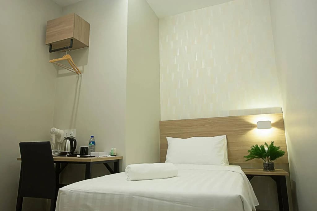 The Square Hotel - photo 6