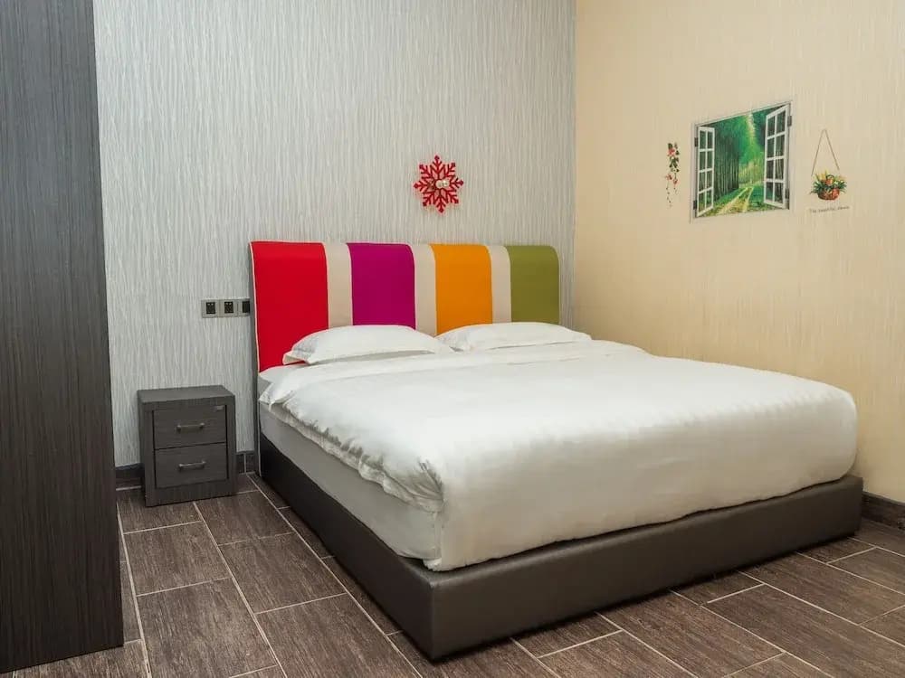 Red's Hotel - photo 3